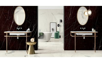 Salle de bain avec revêtement effet marbre : un luxe abordable ?