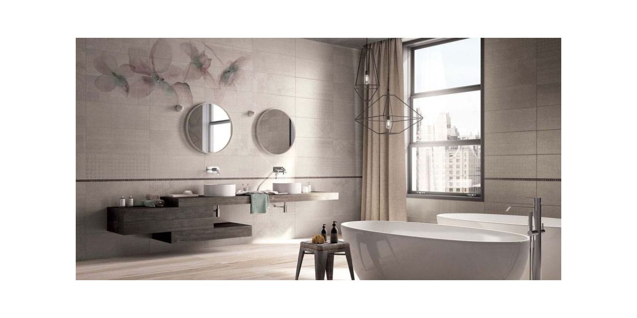 Rivestimento bagno a tutta altezza: idee di design e consigli pratici