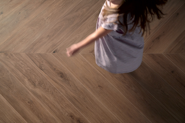 Carrelage de sol en grès cérame aspect bois Premium, marron foncé, 20x120 cm - CS25005