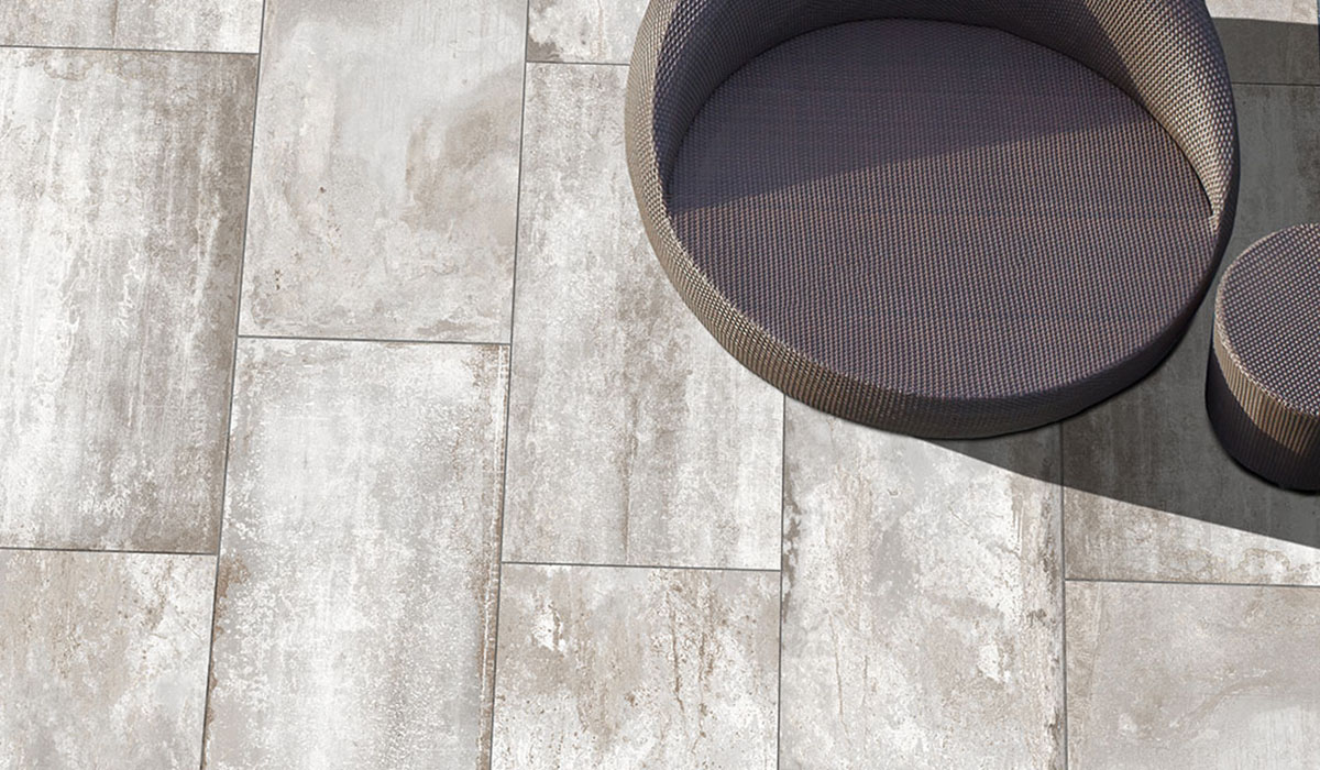 Carrelage en porcelaine effet métal oxydé blanc antidérapant 60X60 - Efwe040